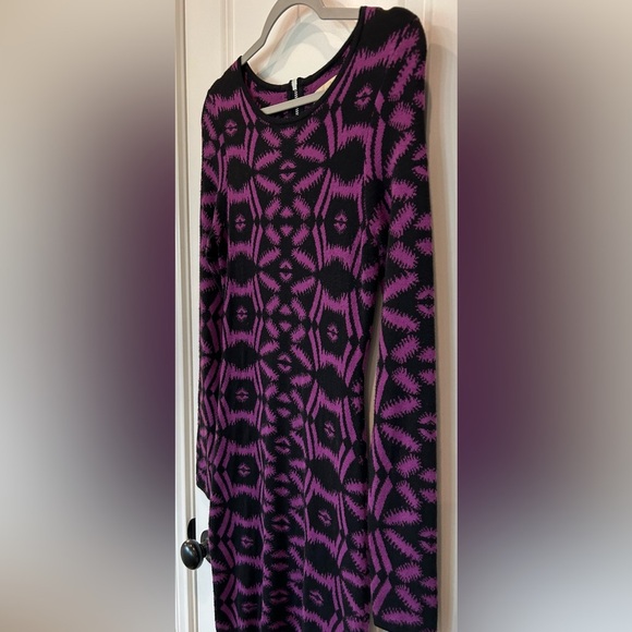 Presley Skye Body-Con Sweater Dress - Picture 2 of 5